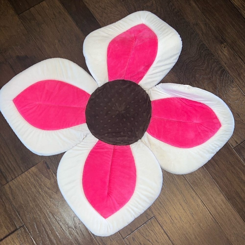 Blooming bath baby mat for sink